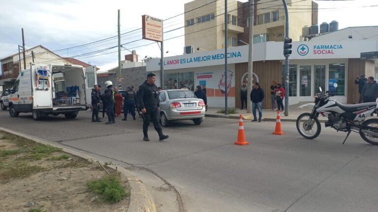 Triple choque con persona lesionada