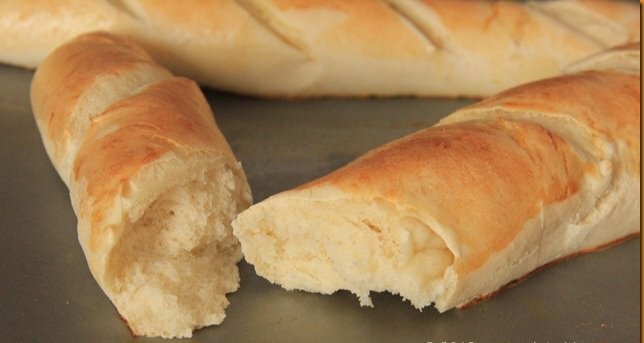 Sol es madre soltera, tiene 4 hijos y vende pan para subsistir