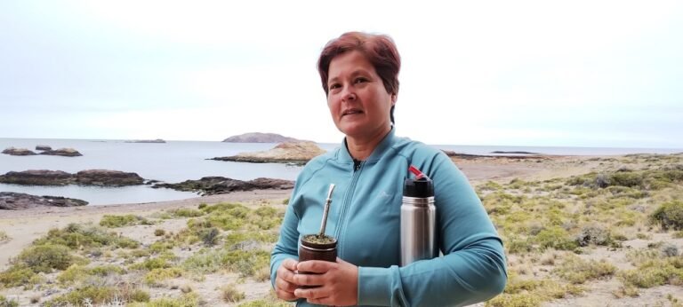 Es docente jubilada, estudió para chef y ahora trabaja como cocinera en el Parque Patagonia Azul