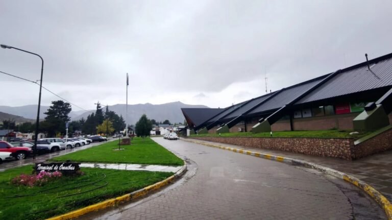 Encontraron en Esquel a un hombre que salió de Comodoro con una nena y tenía pedido de captura