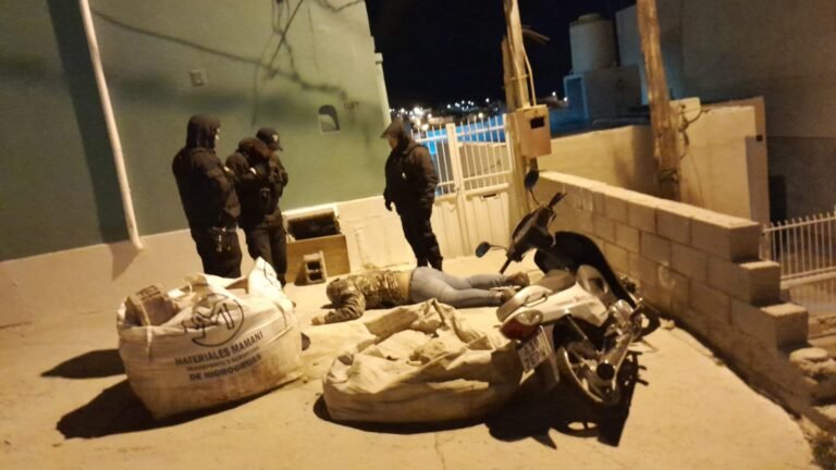 Tras una persecución policial, detuvieron a un hombre que había robado una moto