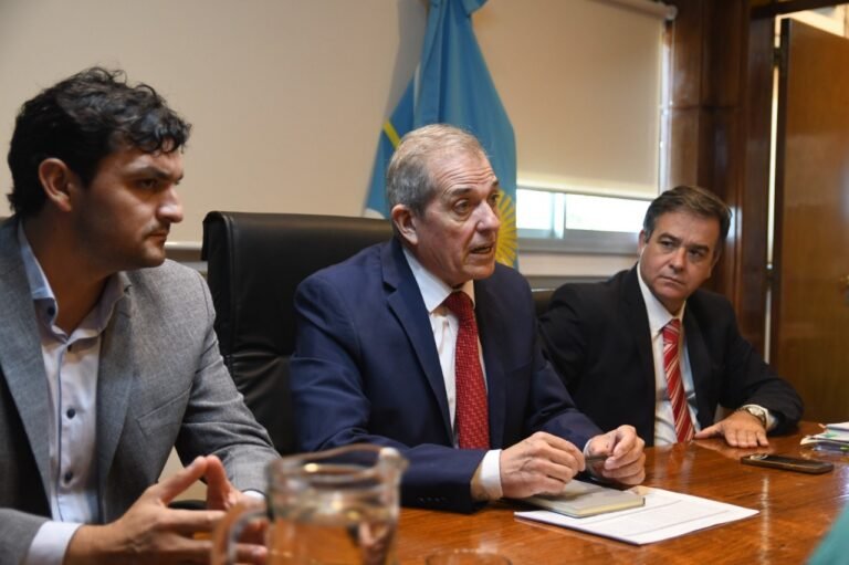 Provincia mantuvo una nueva reunión con gremios de la educación por paritarias