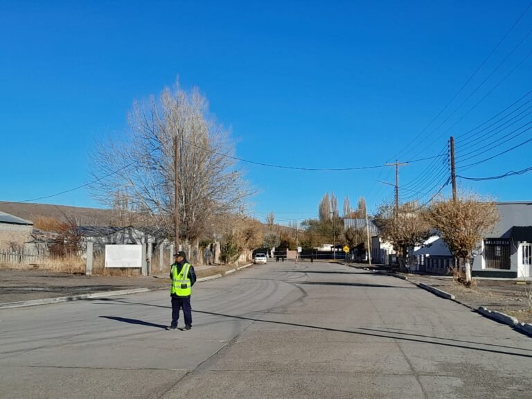 Debieron evacuar una Escuela y un Banco por amenazas de bomba