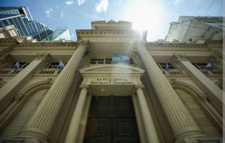 Cuándo comenzarán a circular los nuevos billetes de $10.000 que llegarán desde China