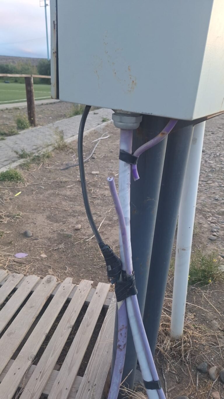 Robaron 450 metros de cables del predio de Chenque Rugby Club