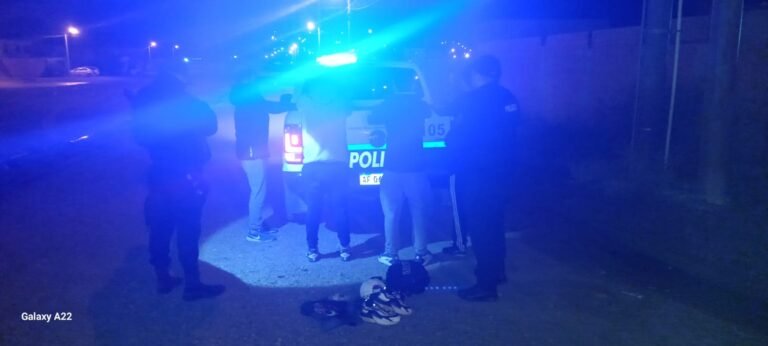 Intentaron evadir un control policíal y les descubrieron drogas