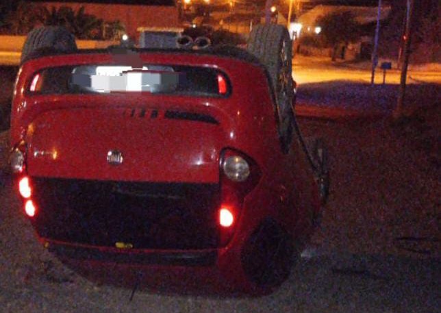 Perdió el control del auto y volcó en Km. 3