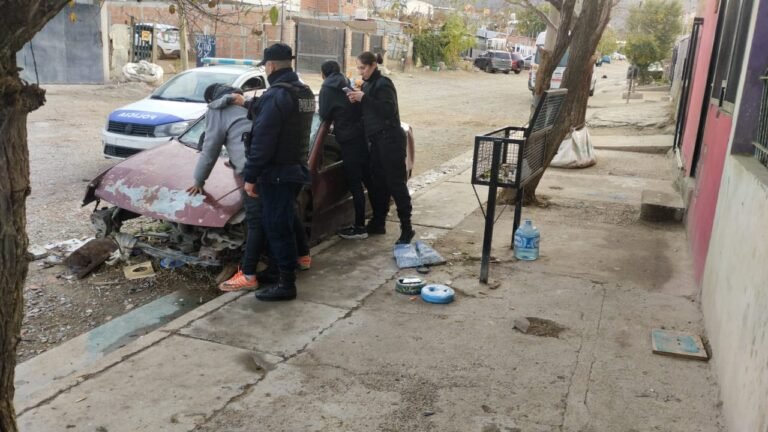 Entraron al patio de una vivienda, forzaron una ventana y robaron