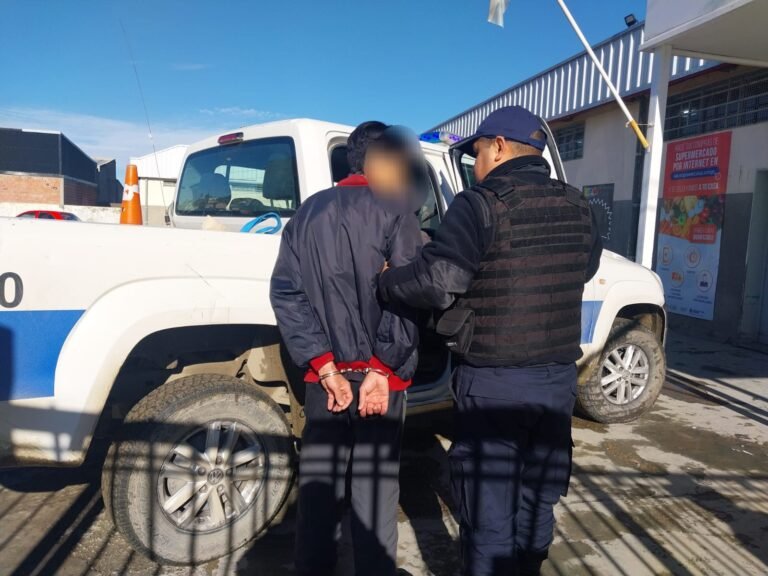 Fue demorado por sustraer productos de un supermercado