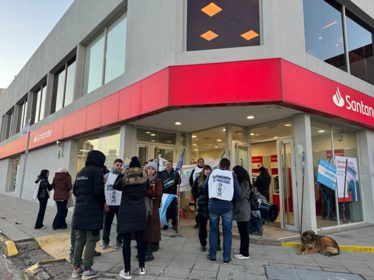 Un banco se encuentra sin atencion al público por “un despido sin causa”