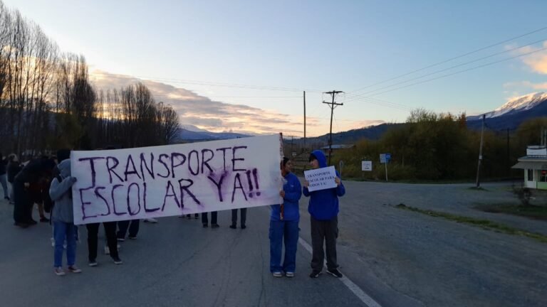 Realizaron una manifestación en reclamo a la falta de transporte escolar