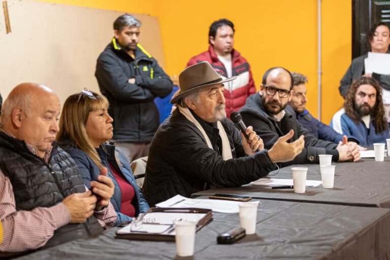 El intendente se reunió con vecinos de Fracción 14 y 15