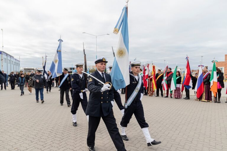 La Armada Argentina celebró el 210° Aniversario junto a la comunidad 