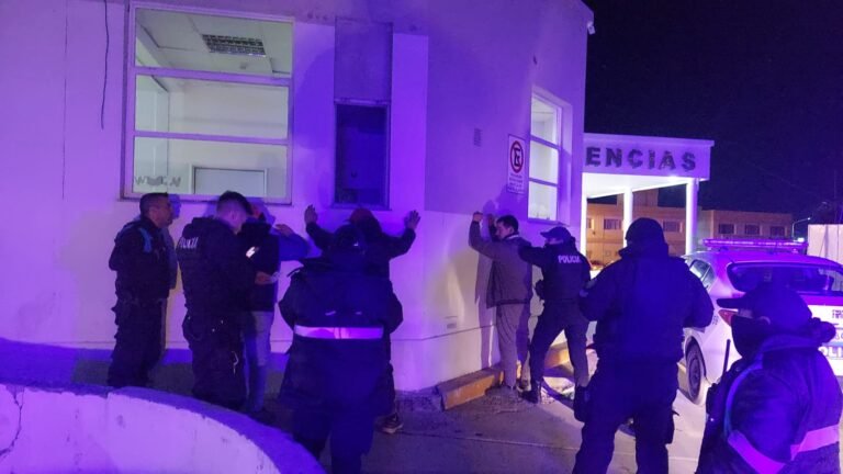 Seis detenidos por ocasionar disturbios en la guardia del Hospital Regional