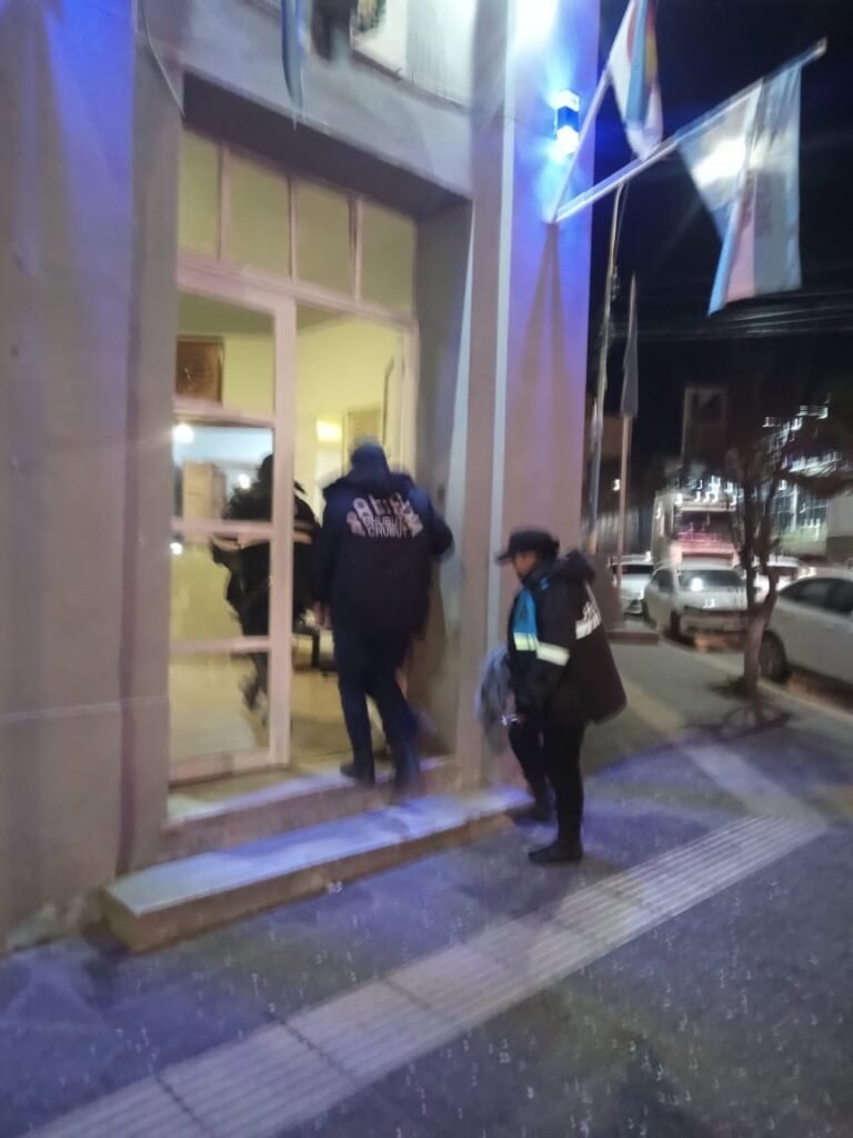 Intentó robar un jean en un supermercado pero fue detenido