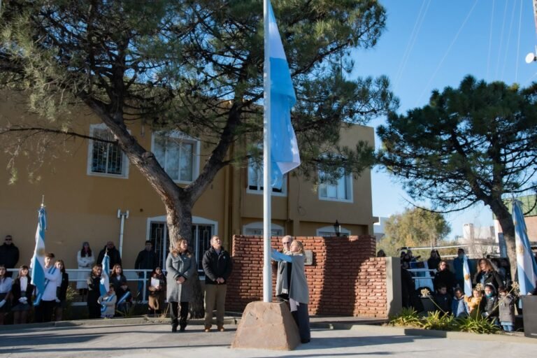 Rada Tilly celebró el 214° aniversario de la Revolución de Mayo