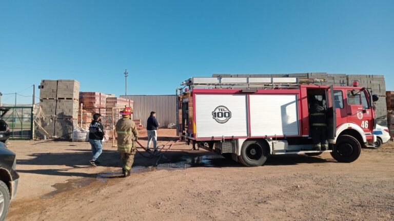 Incendio en una casa de materiales