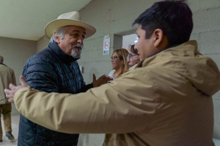 El intendente mantuvo un importante encuentro con vecinos de Los Bretes