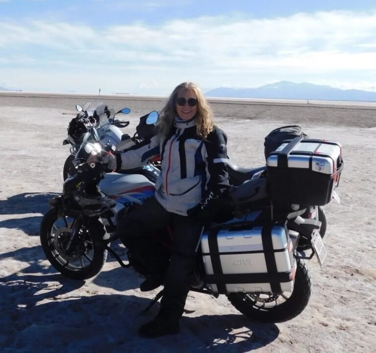 A los 64, sola en moto de Bariloche a Machu Picchu: 13 mil km de aventuras
