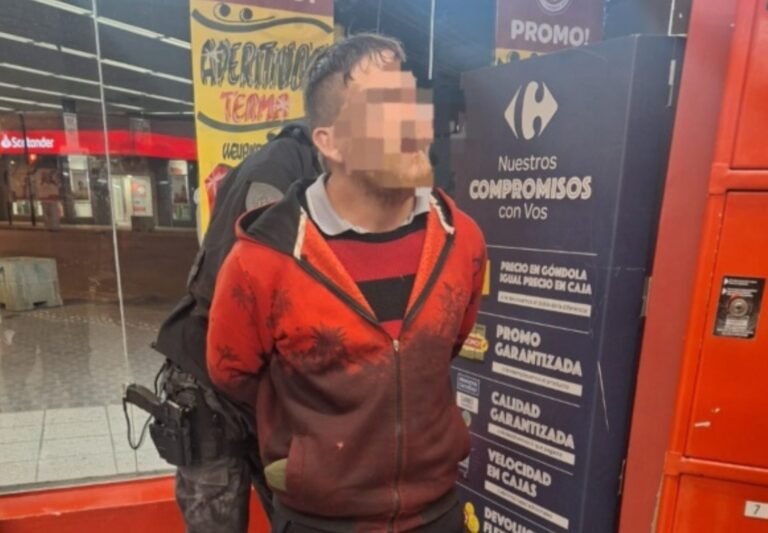 Tenía pedido de captura y lo detuvieron en un supermercado