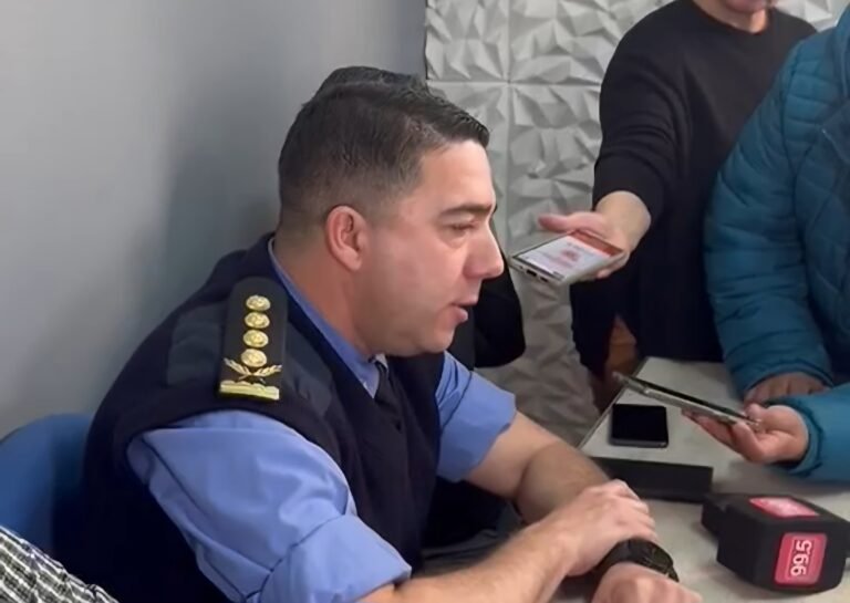 “Difundieron fotos de un joven como el supuesto asesino pero esa información es errónea”