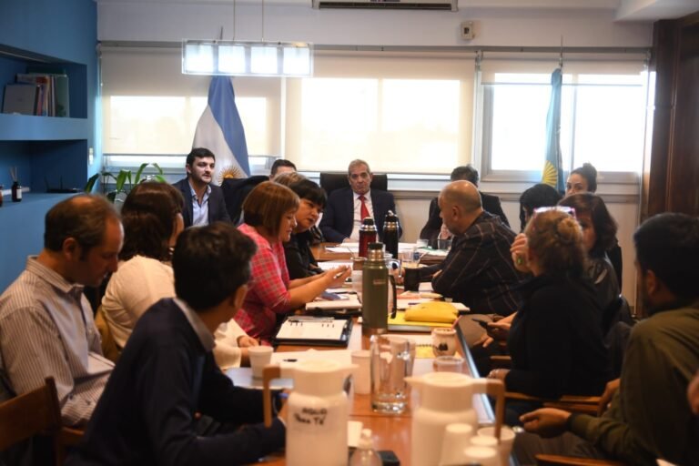 Se confirmó el aumento del 15,75% para docentes y auxiliares