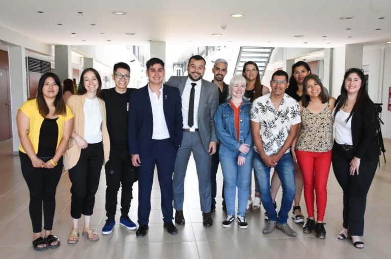 Se aprobó un programa para que adolescentes puedan proponer y debatir proyectos en la Legislatura