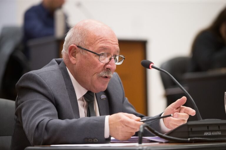 “Si tiene que volver la perrera, que vuelva”