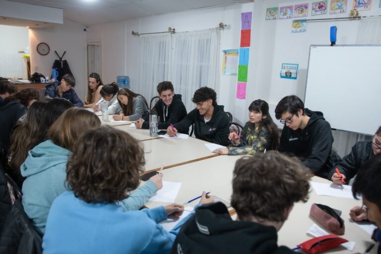 El taller de orientación vocacional de Rada Tilly inició con cupos completos