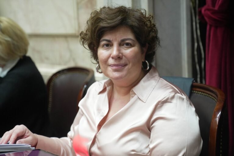 “Hicieron un negocio con la angustia de los comodorenses”