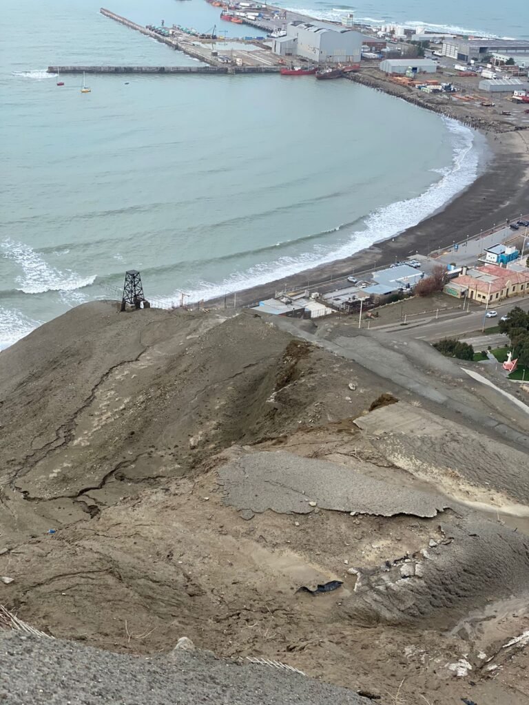 Cerro Chenque: “se trata de un movimiento natural, no de grietas”