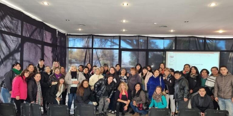 Curso de capacitación para personal de mayordomía y maestranza del Municipio 