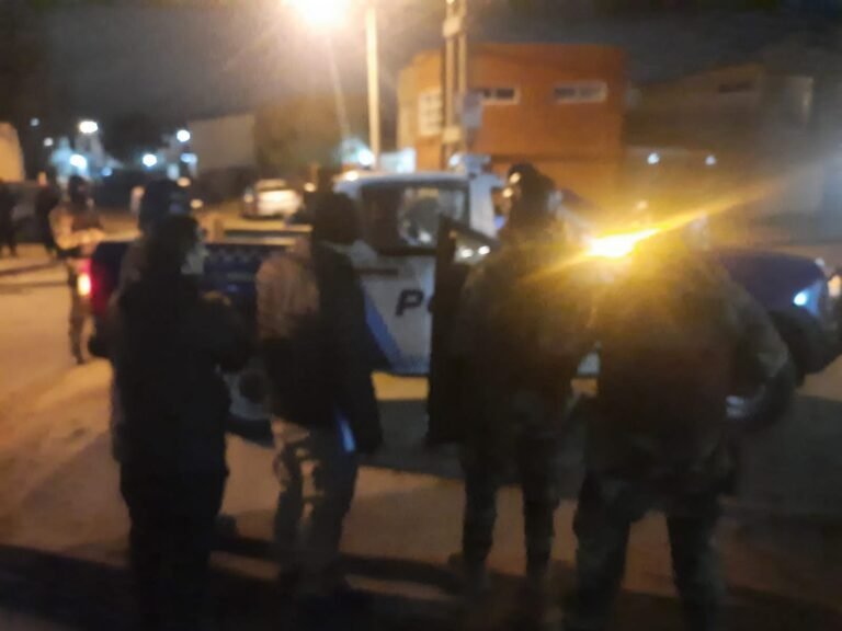 Secuestró a su hija de 1 año con un cuchillo exigiendo la presencia de su pareja