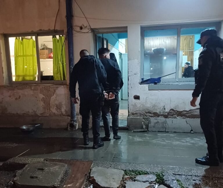 Un delincuente fue detenido por un grupo de taxistas