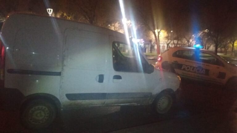 Iba por el barrio Ceferino con un arma de fuego dentro del auto