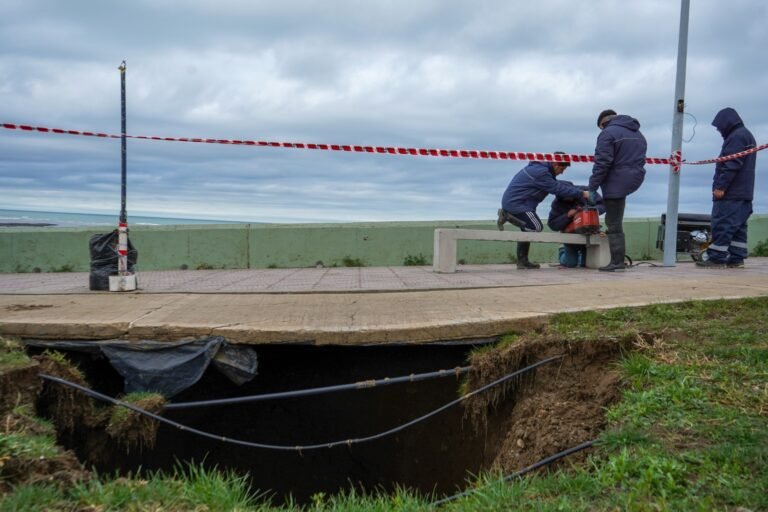El desmoronamiento en el Paseo Costero “se trataría un pequeño descalce del pluvial”