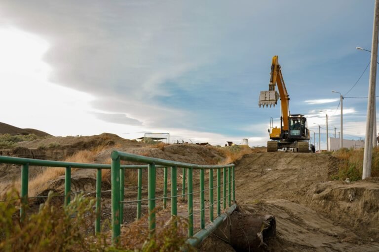 Habilitaron puentes peatonales y aseguran la traza vial para garantizar el transporte urbano 
