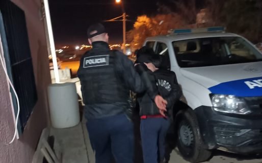 Caminaba por el San Cayetano y tenía pedido de captura vigente