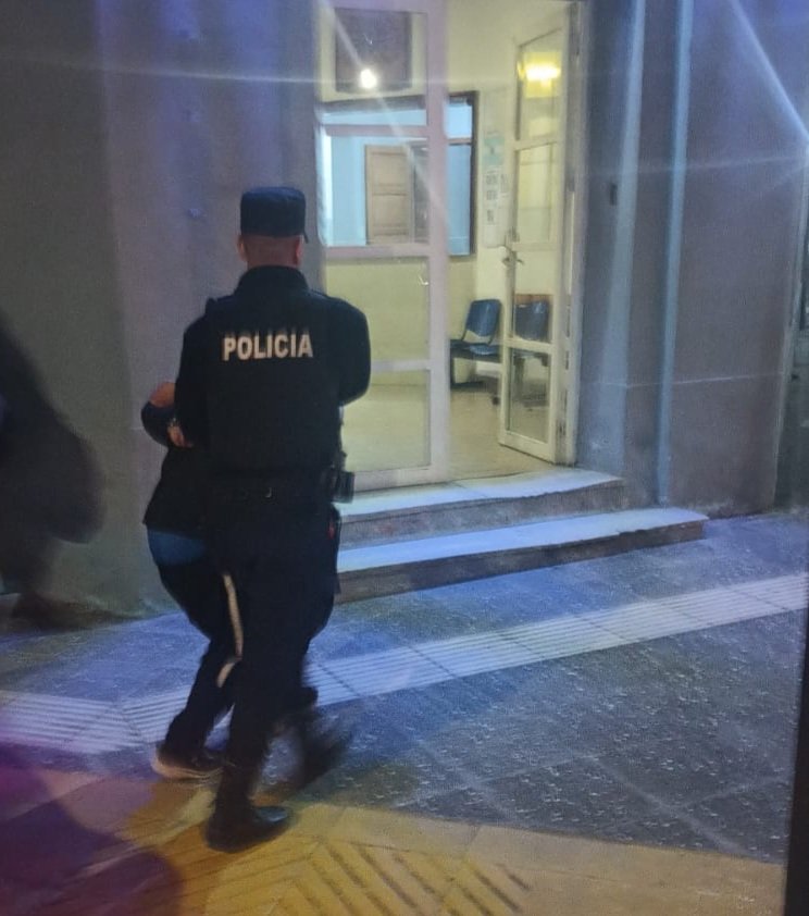 Intentó robar a un estudiante pero dieron aviso a la policía