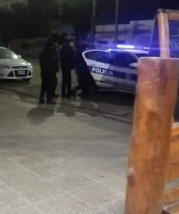 Los atraparon con herramientas y un monopatín