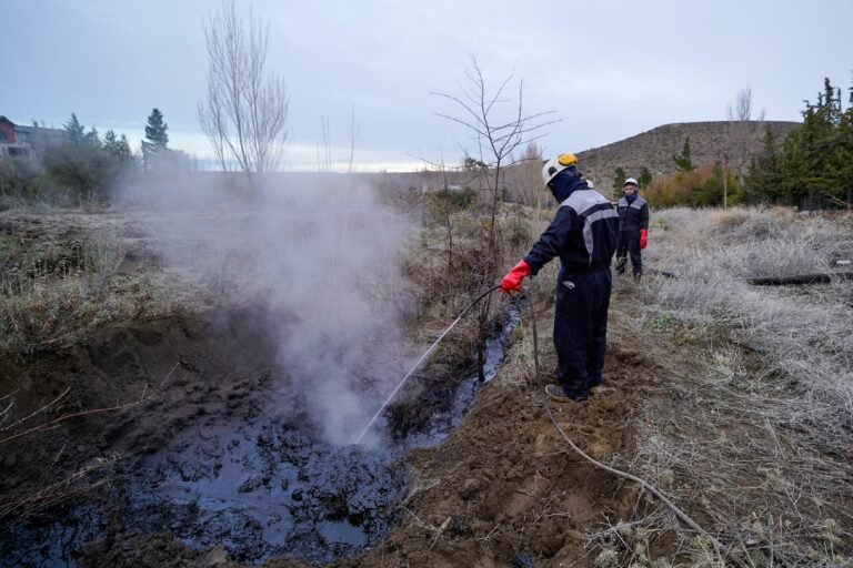 Se analiza el impacto del derrame de petróleo para aplicar sanción a YPF