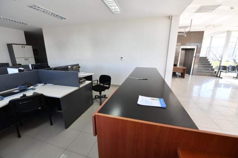 Un profesor fue denunciado por acoso y maltratos hacía sus alumnos