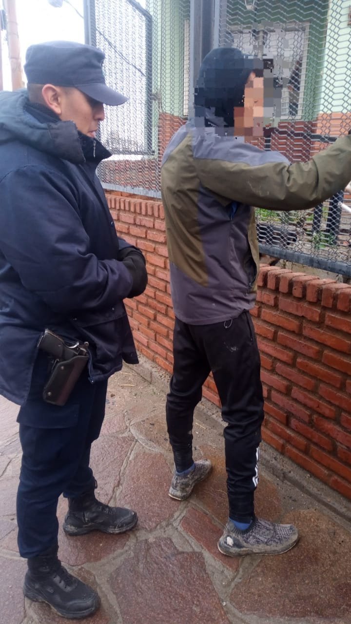 Caminaba por el barrio Isidro Labrador con pedido de captura vigente