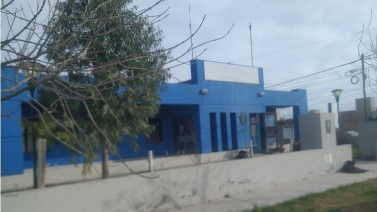 Fue a visitar a un amigo a la Comisaría y terminó preso por tener pedido de captura