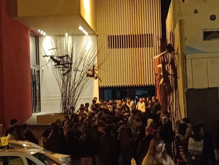 Gran cantidad de menores intentaron ingresar al boliche con documentos falsos