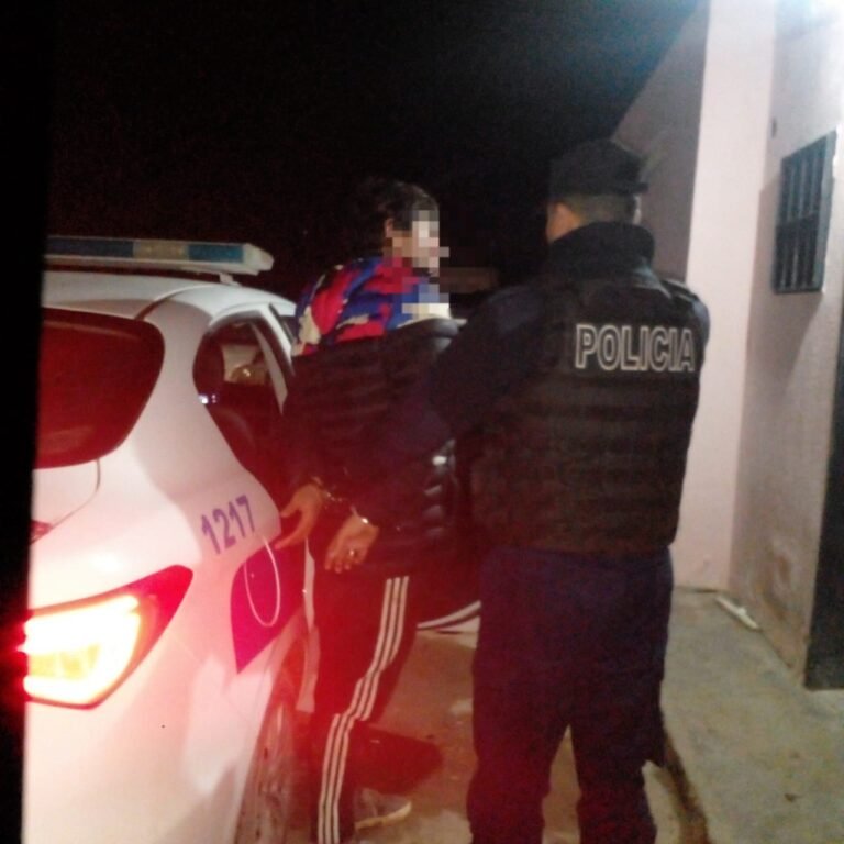 Lo descubrieron cuando intentaba abrir vehículos estacionados