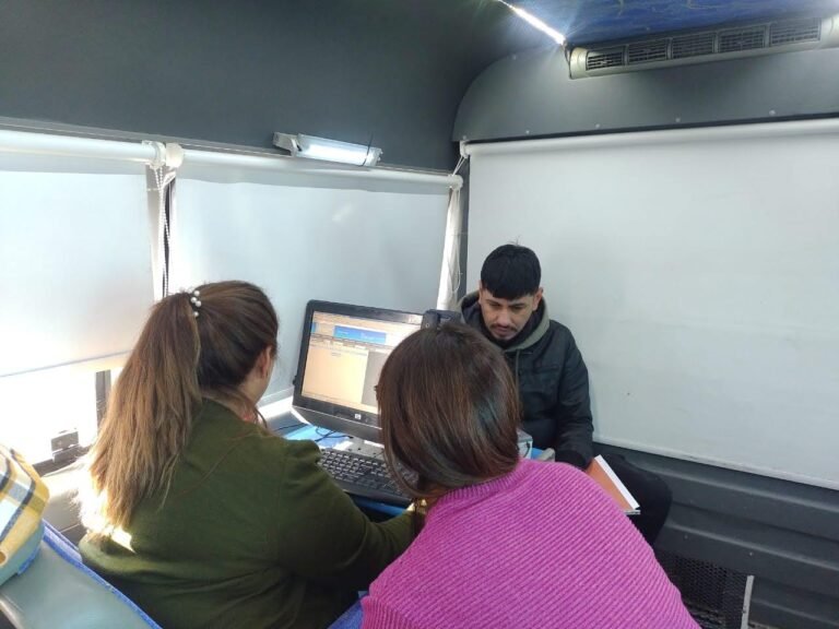 Realizan un operativo móvil de documentación en comunas rurales