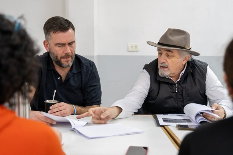 “Es importante ir a los barrios, escuchar a los vecinos y conocer sus prioridades”