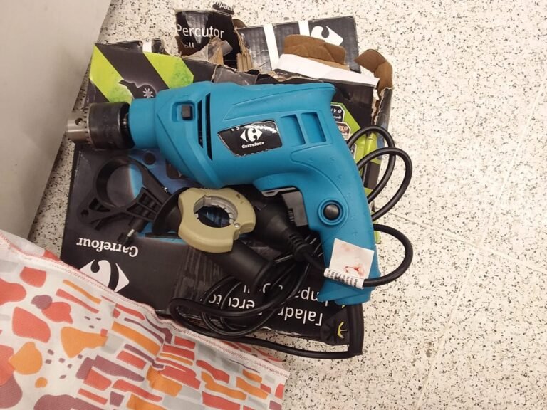 Quiso robar dos taladros de un supermercado pero fue visto por las cámaras de seguridad