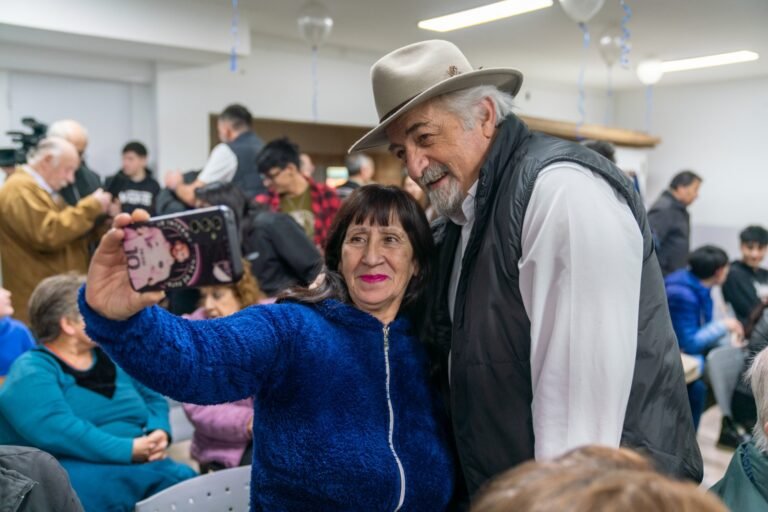 “Más allá de cualquier diferencia, el que está primero siempre es el vecino”